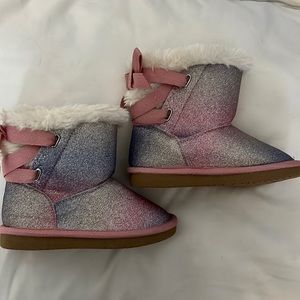 Rarely worn! Warm winter boots pink purple size 9